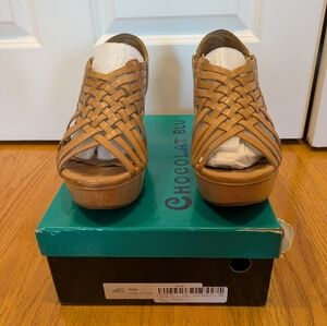 Chocolat Blu Women's Camel Web Strappy Platform Wedge Sandals Size 8.5